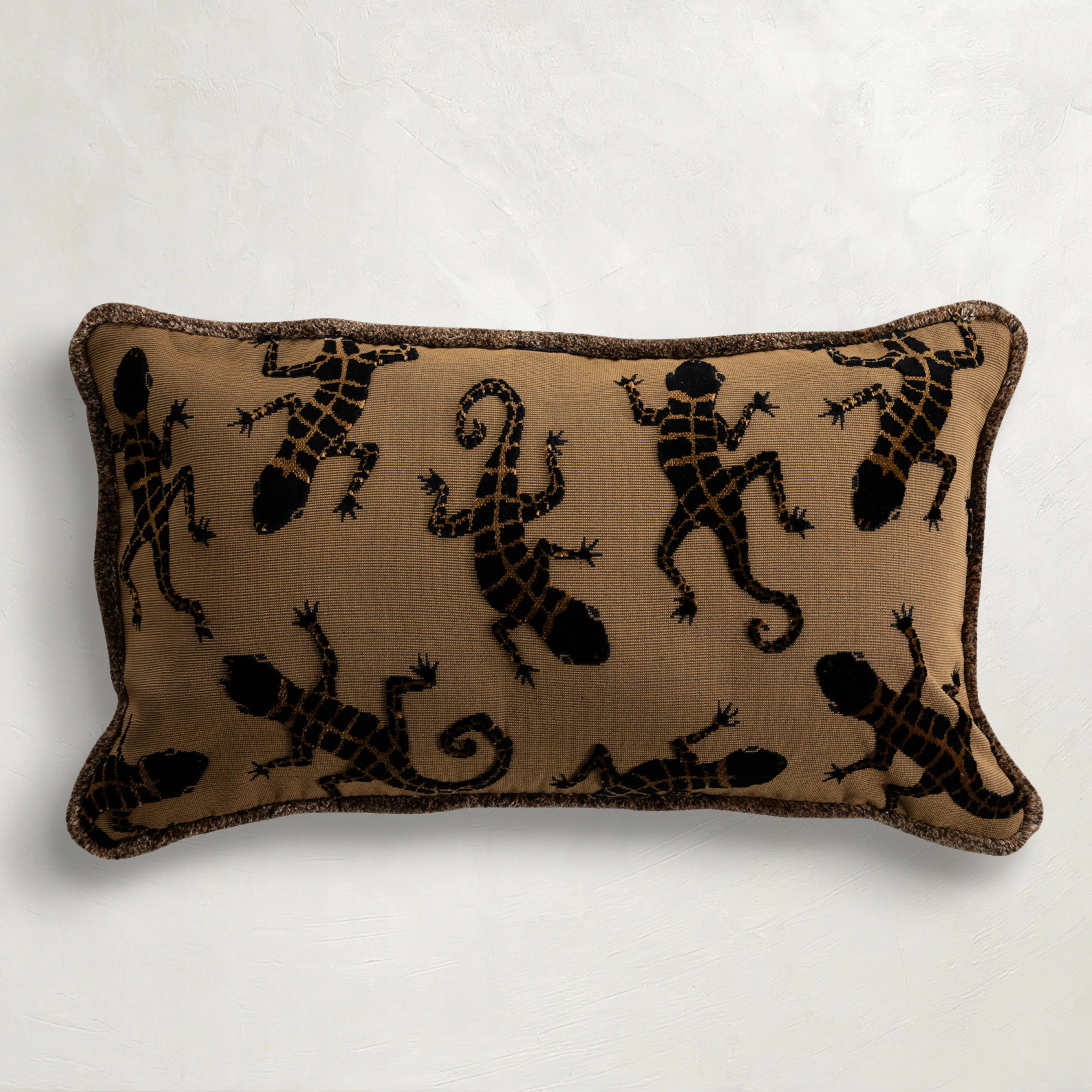 Izzy Indoor Lumbar Pillow